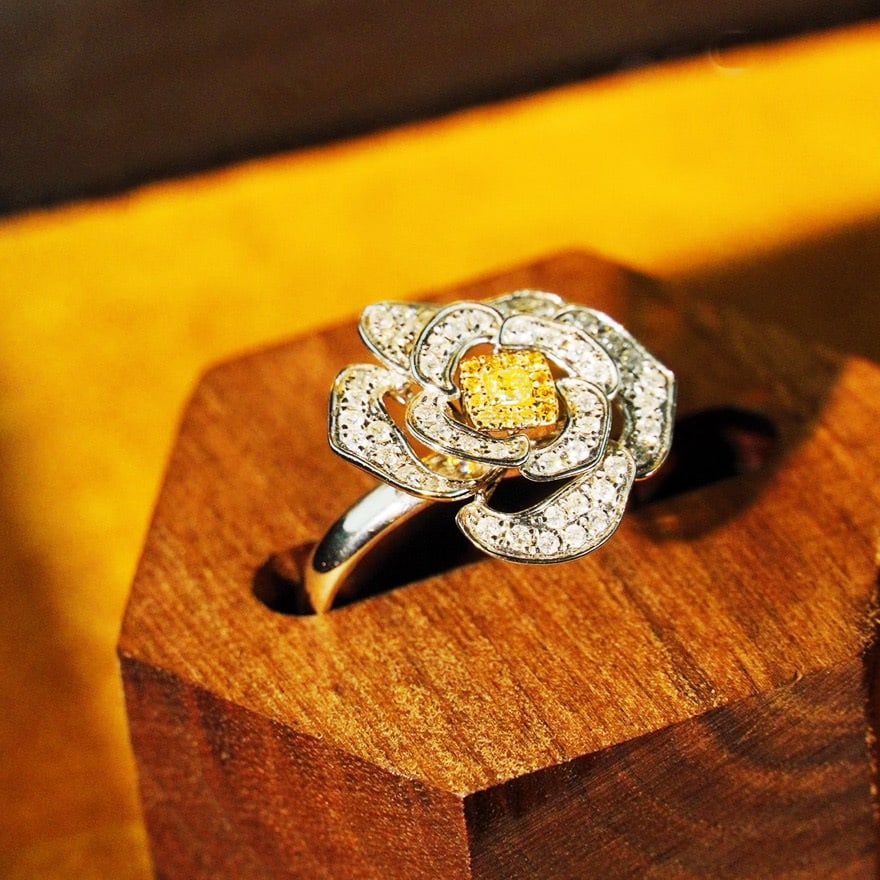 14k Gold 1 Ct Natural Color Diamond & Flowers Ring - 4