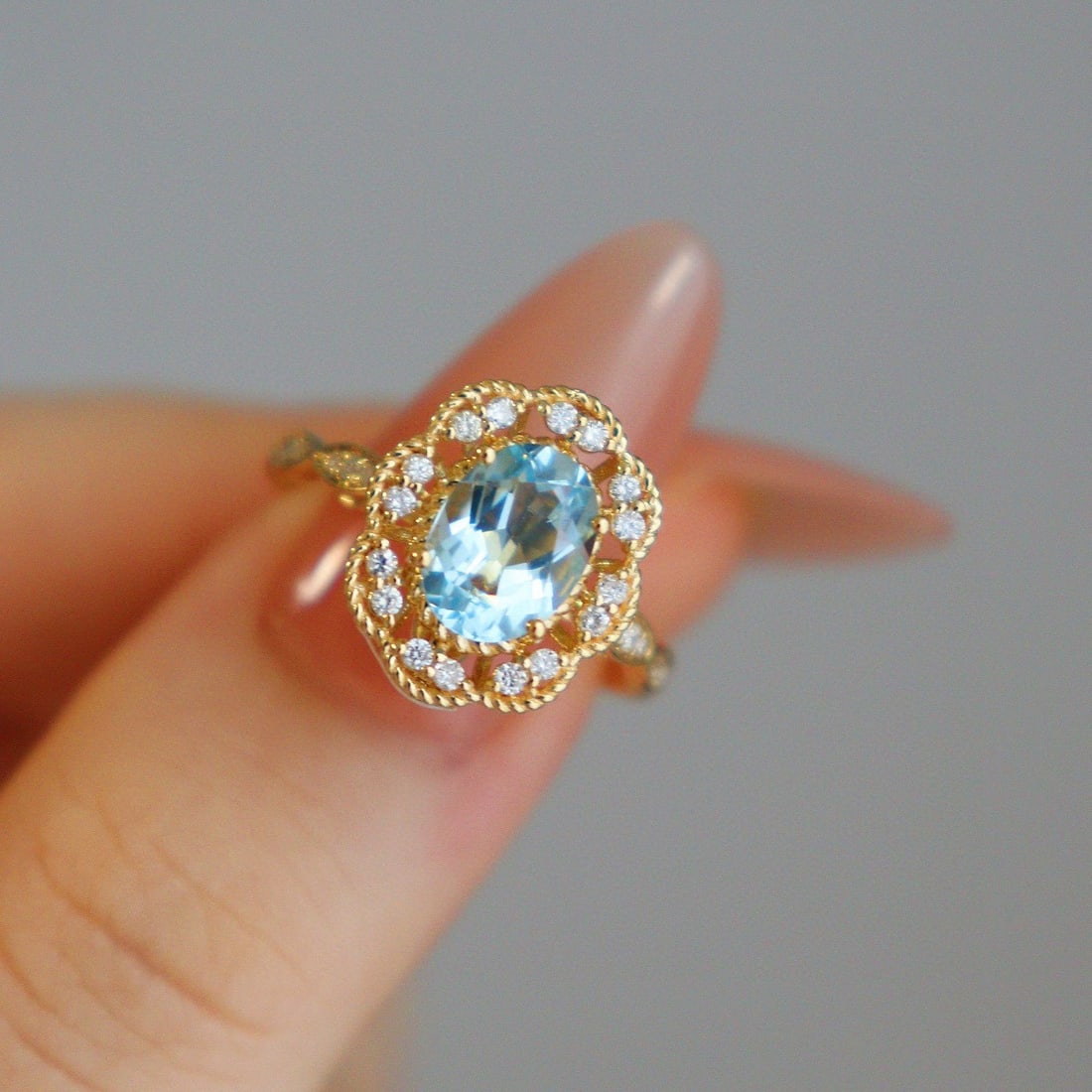 14k Gold 1 Ct Natural Aquamarine & Diamond Ring/pendant( Without Chain ): Ref:231091203 // gold content:14k gold // ring size:7. 25us // // main gemstone:aquamarine // shape:oval // carat weight:1ct // color:santa maria color // treatment:natural // // adjacent gemstone 2