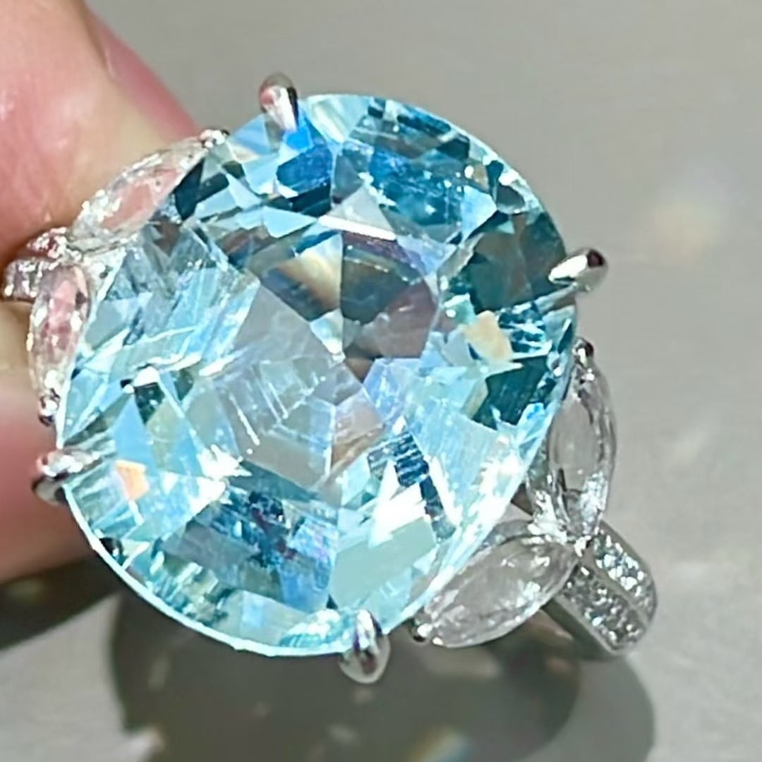 14k Gold 7.3 Ct Natural Aquamarine & Diamond & Sapphire Ring - 4
