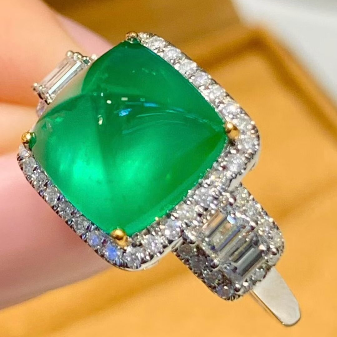 14k Gold 4.3 Ct Vivid Green Natural Emerald & Diamond Ring - 3