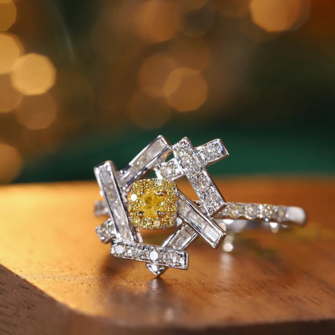 14k Gold 0.6 Ctw Natural Yellow Diamond & Diamond Ring - 8