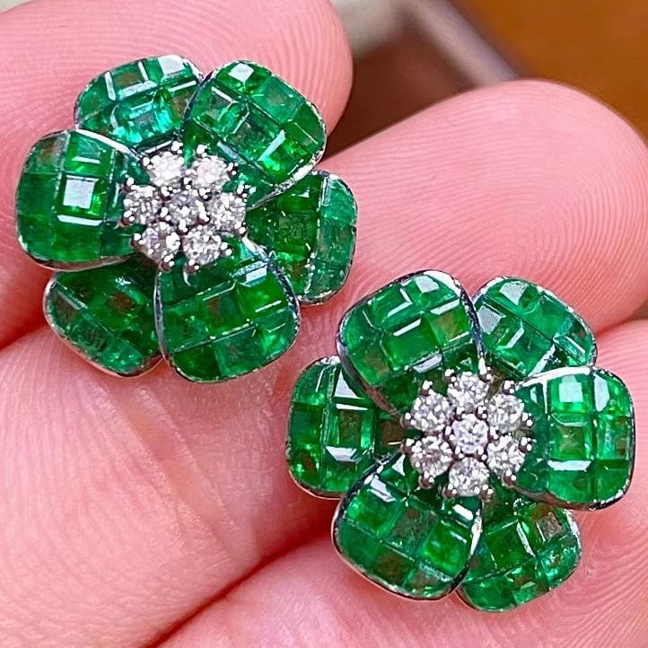 14k Gold 3.3 Ct Vivid Green Natural Emerald & Diamond & Flowers Earrings - 4