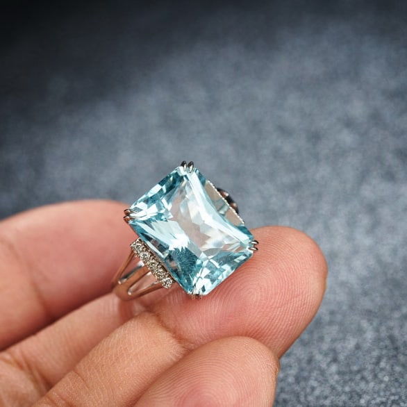 14k Gold 9.08 Ct Natural Aquamarine & Diamond Ring - 7