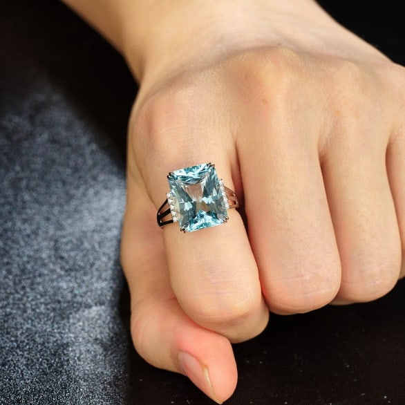 14k Gold 9.08 Ct Natural Aquamarine & Diamond Ring - 8