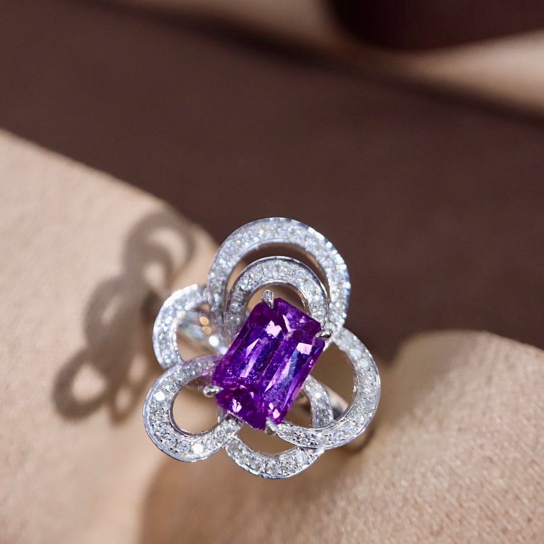 14k Gold 2.02 Ctw Natural Sapphire & Diamond Ring: Ref:231092027 // gold content:14k gold // ring size:7. 25us // // main gemstone:sapphire // shape:octagonal // carat weight:1. 83ct // color:purple // treatment:natural // // adjacent gemstone 2 : dia