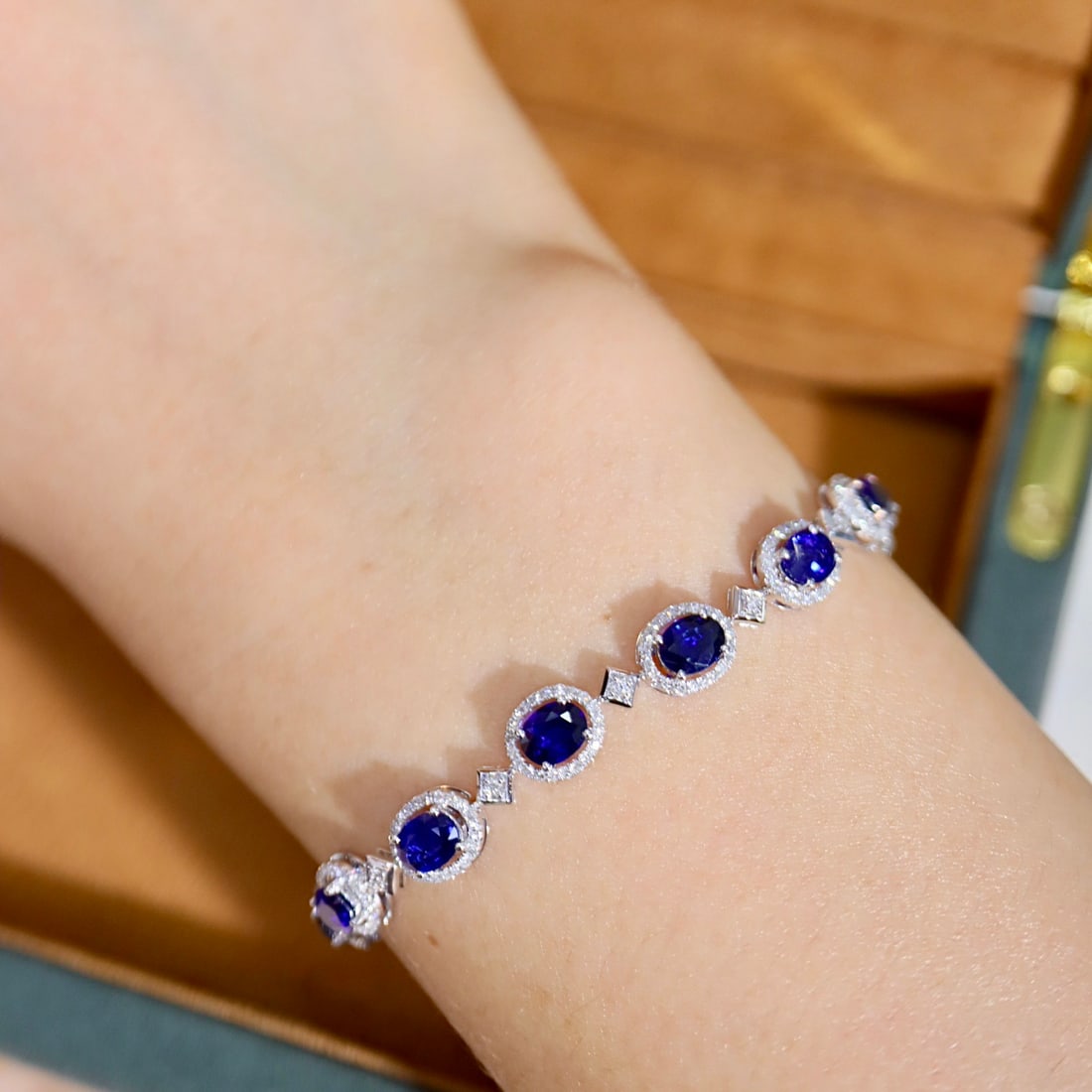 14k Gold 4.61 Ctw Natural Sapphire & Diamond Bracelet - 4
