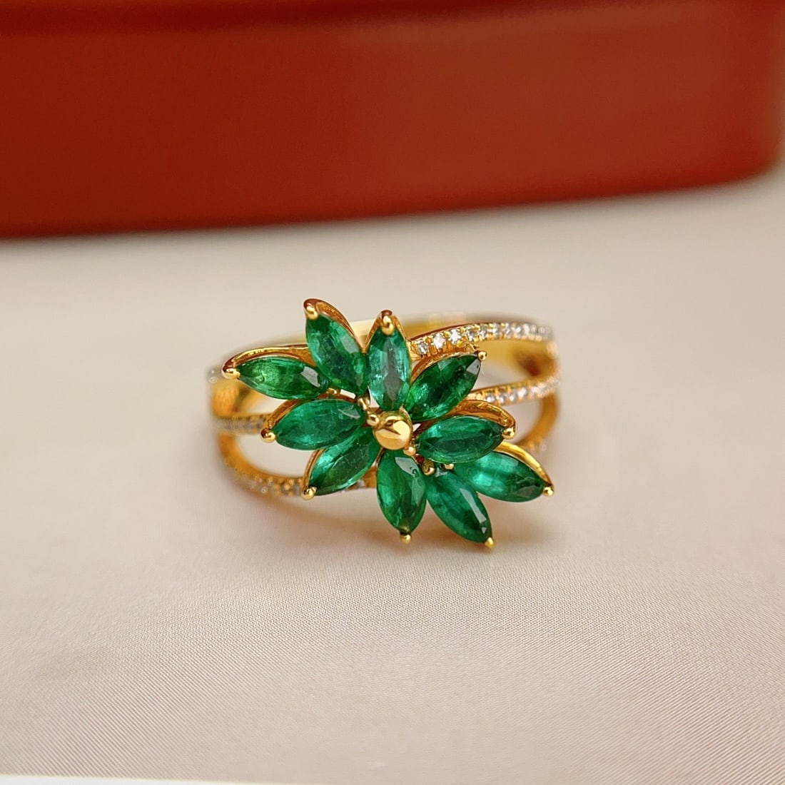 14k Gold 1.40 Ct Vivid Green Natural Emerald & Diamond Ring - 3