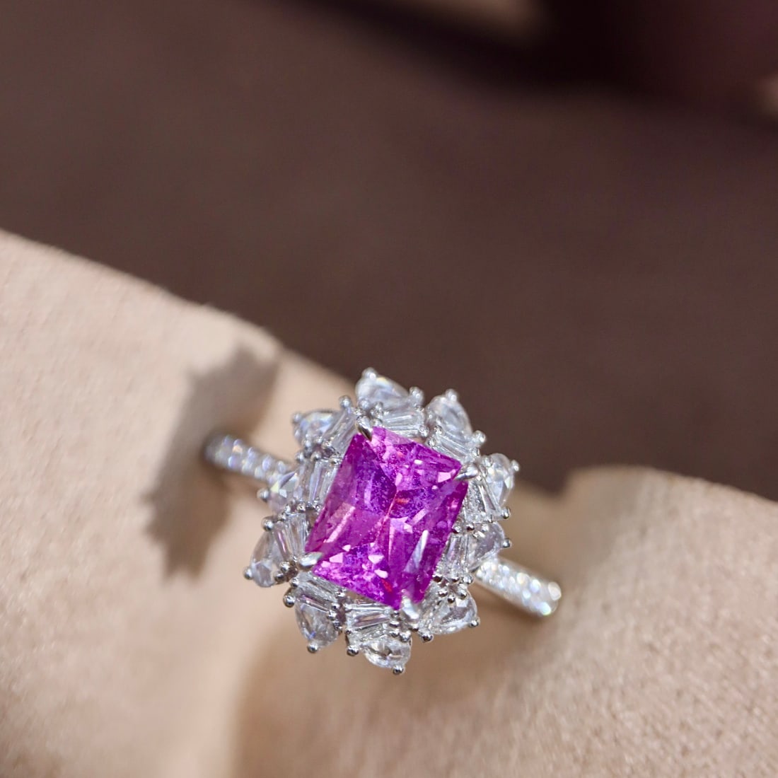 14k Gold 2.75 Ctw Natural Sapphire & Diamond Ring: Ref:231092069 // gold content:14k gold // ring size:7. 25us // // main gemstone:sapphire // shape:octagonal // carat weight:2. 15ct // color:pink // treatment:natural // // adjacent gemstone 2 :