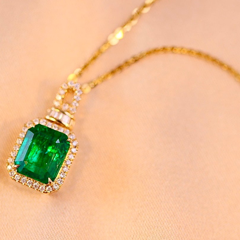 14k Gold 3.84 Ctw Vivid Green Natural Emerald & Diamond Pendant( Without Chain ) - 2