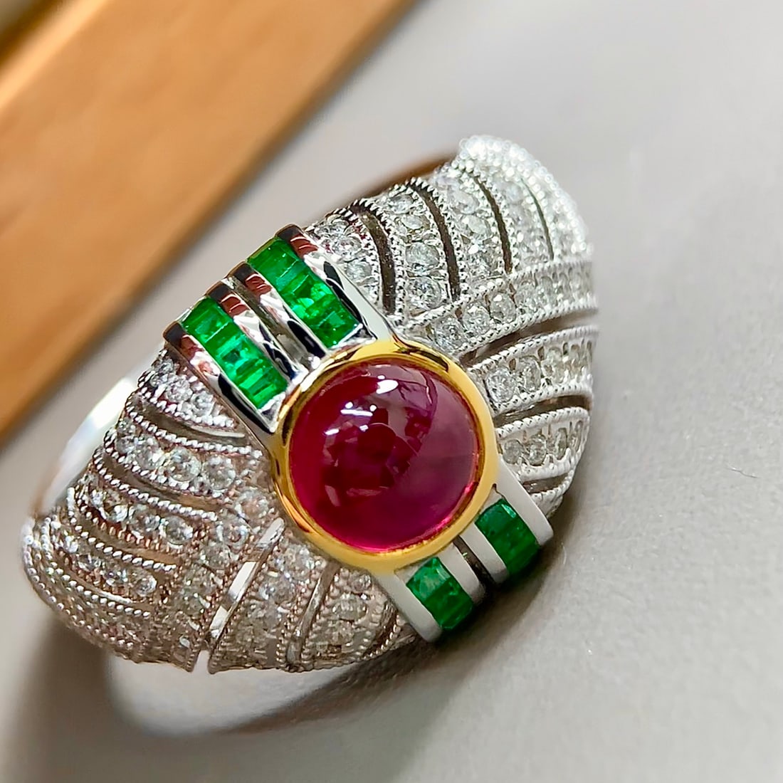 14k Gold 1.56 Ctw Natural Ruby & Diamond Ring: Ref:231092073 // gold content:14k gold // ring size:7. 25us // // main gemstone:ruby // shape:round // carat weight:1. 06ct // color:pigeonblood red // treatment:natural // cut grade:g // // adjacent