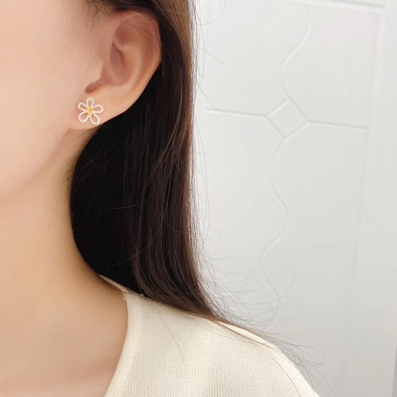 14k Gold 0.5 Ct Natural Color Diamond Earrings - 3