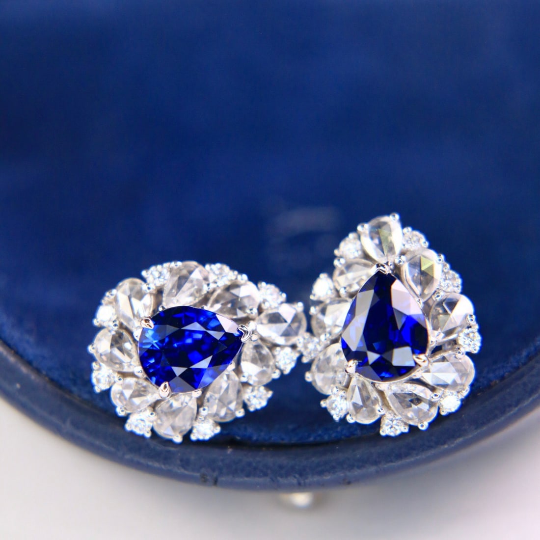 14k Gold 4.01 Ctw Natural Sapphire & Diamond Earrings: Ref:231092091 // gold content:14k gold // main gemstone:sapphire // shape:pear // carat weight:2. 67ct // color:blue // treatment:natural // // adjacent gemstone 2 : diamond // shape:multiple //