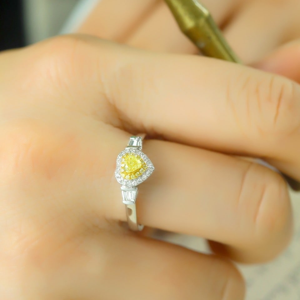 14k Gold 0.35 Ctw Natural Yellow Diamond & Diamond Ring - 4