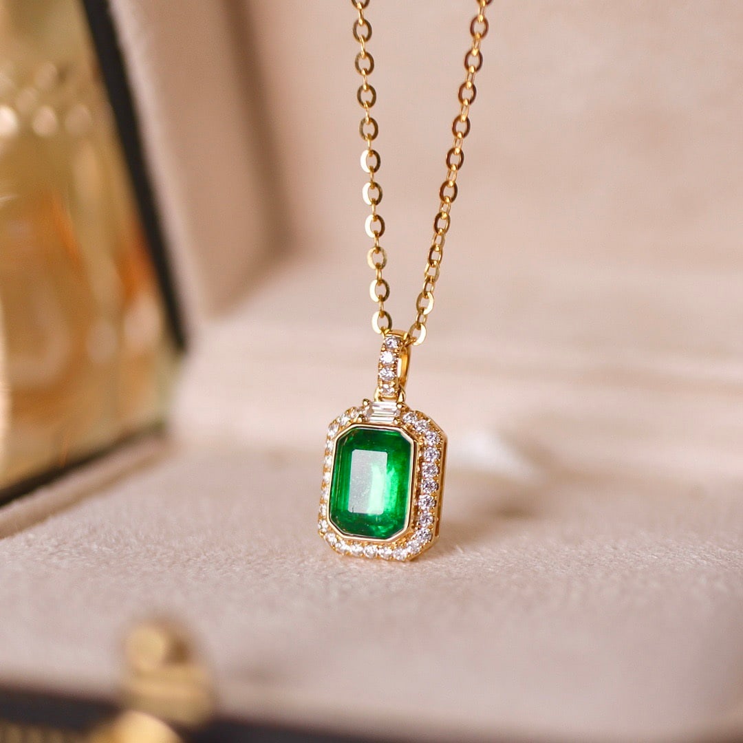 14k Gold 1.91 Ctw Vivid Green Natural Emerald & Diamond Pendant( Without Chain ): Ref:231092097 // gold content:14k gold // main gemstone:emerald // shape:octagonal // carat weight:1. 62ct // color:vivid green // treatment:natural // // adjacent gemstone 2 : diamond // shape:multip