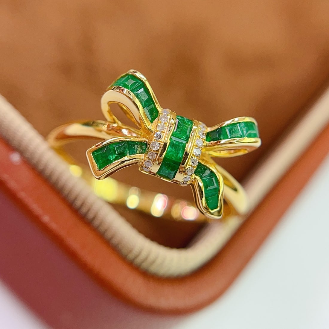 14k Gold 1.20 Ct Natural Emerald & Diamond Ring - 2