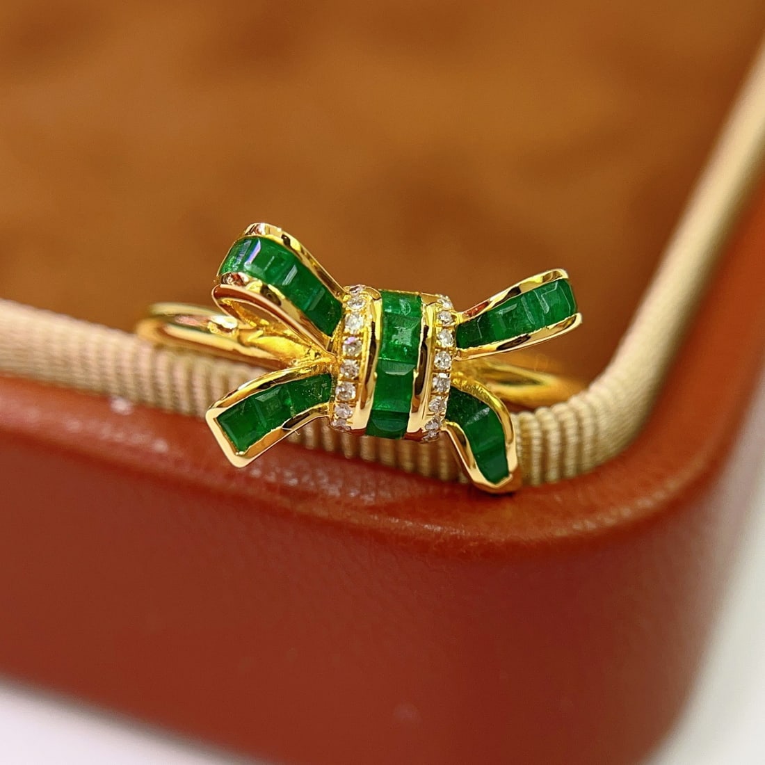 14k Gold 1.20 Ct Natural Emerald & Diamond Ring - 3