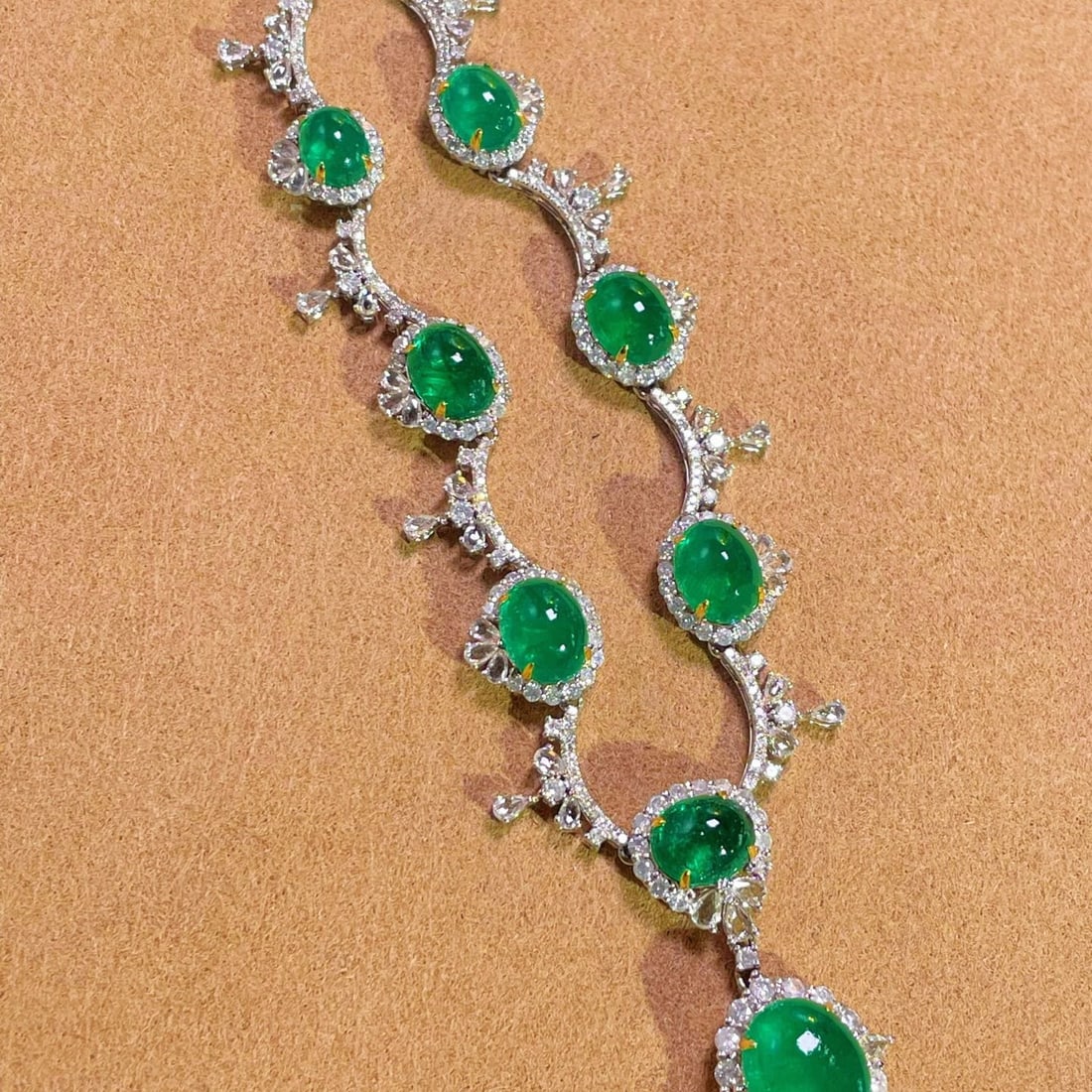 14k Gold 15.5 Ctw Vivid Green Natural Emerald & Diamond Necklace - 7