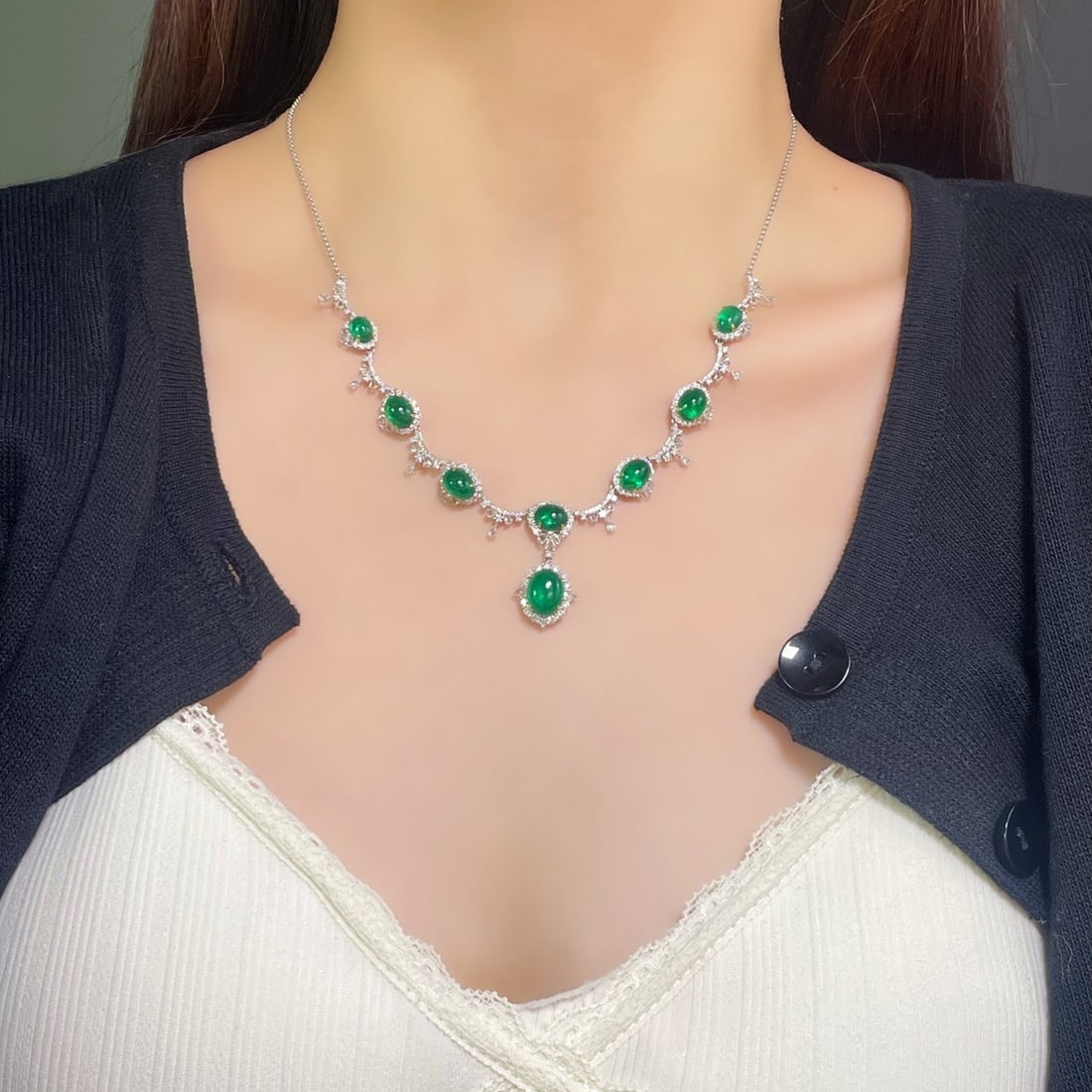 14k Gold 15.5 Ctw Vivid Green Natural Emerald & Diamond Necklace - 9