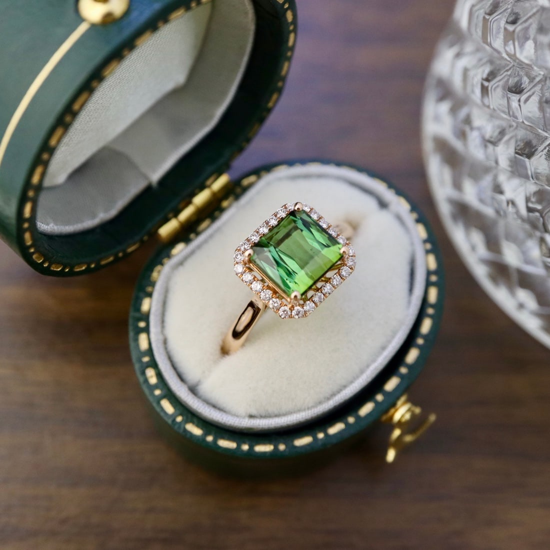 14k Gold 2.61 Ctw Natural Tourmaline & Diamond Ring: Ref:231092116 // gold content:14k gold // ring size:7. 25us // // main gemstone:tourmaline // shape:octagonal // carat weight:2. 45ct // color:green // treatment:natural // // adjacent gemstone 2 :