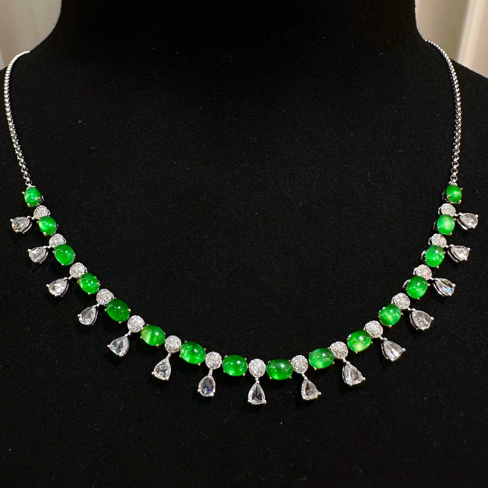 14k Gold 3 Ct Vivid Green Natural Emerald & Diamond Necklace - 2