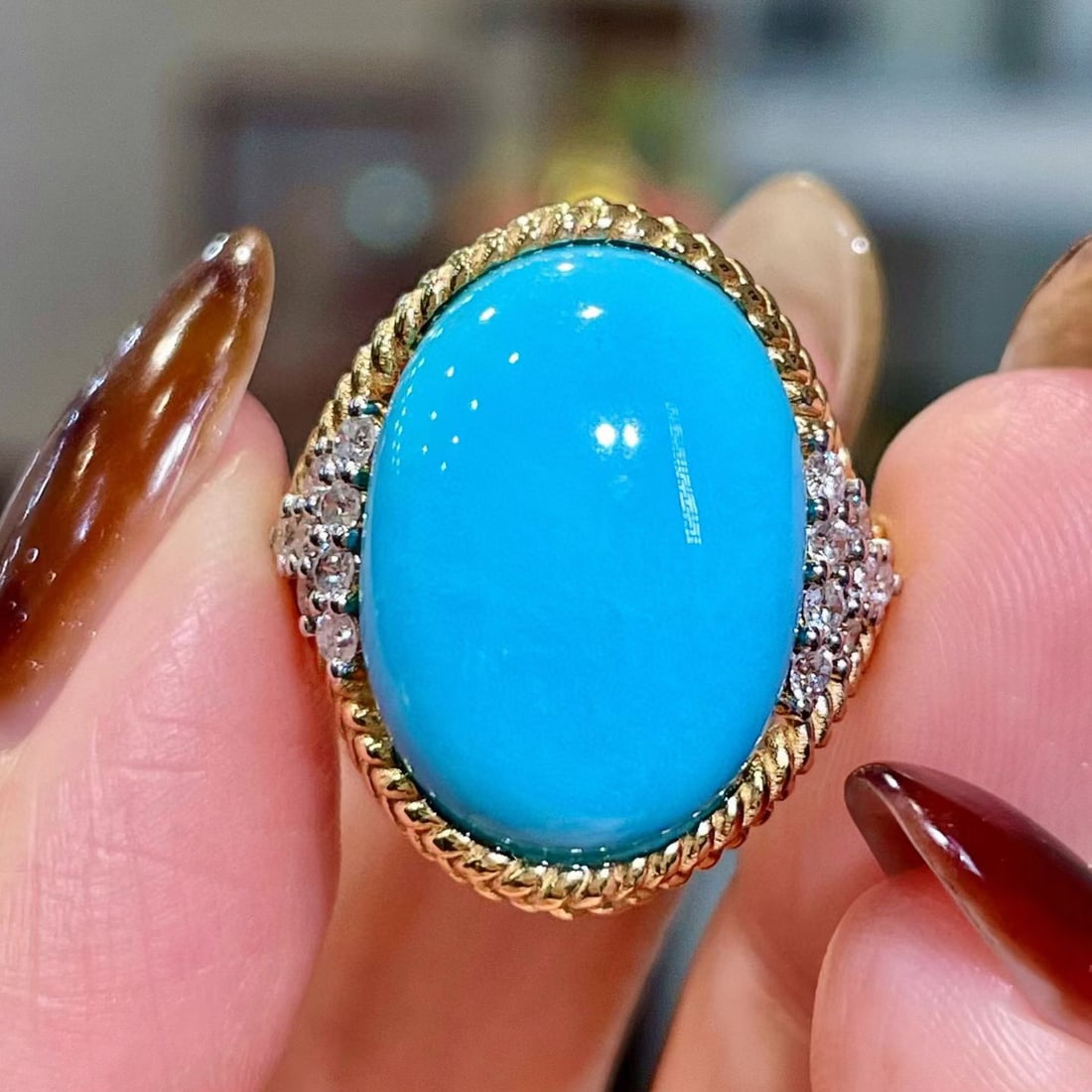 14k Gold 10.54 Ctw Natural Blue Turquoise & Diamond Ring: Ref:231092122 // gold content:14k gold // ring size:7. 25us // // main gemstone:blue turquoise // shape:oval // carat weight:10. 19ct // color:blue // treatment:natural // // adjacent gemstone 2 : dia