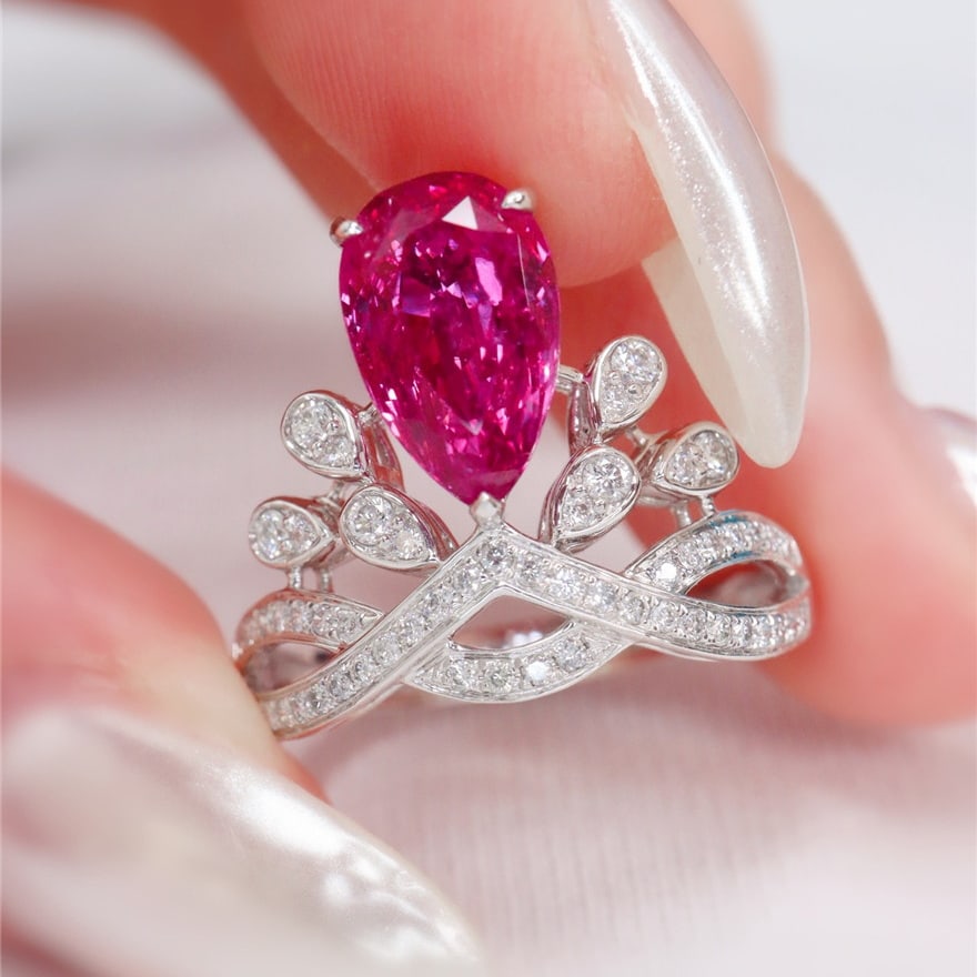14k Gold 3.35 Ctw Natural Sapphire & Diamond Ring: Ref:231092123 // gold content:14k gold // ring size:7. 25us // // main gemstone:sapphire // shape:pear // carat weight:3. 02ct // color:pink // treatment:natural // // adjacent gemstone 2 : diamond