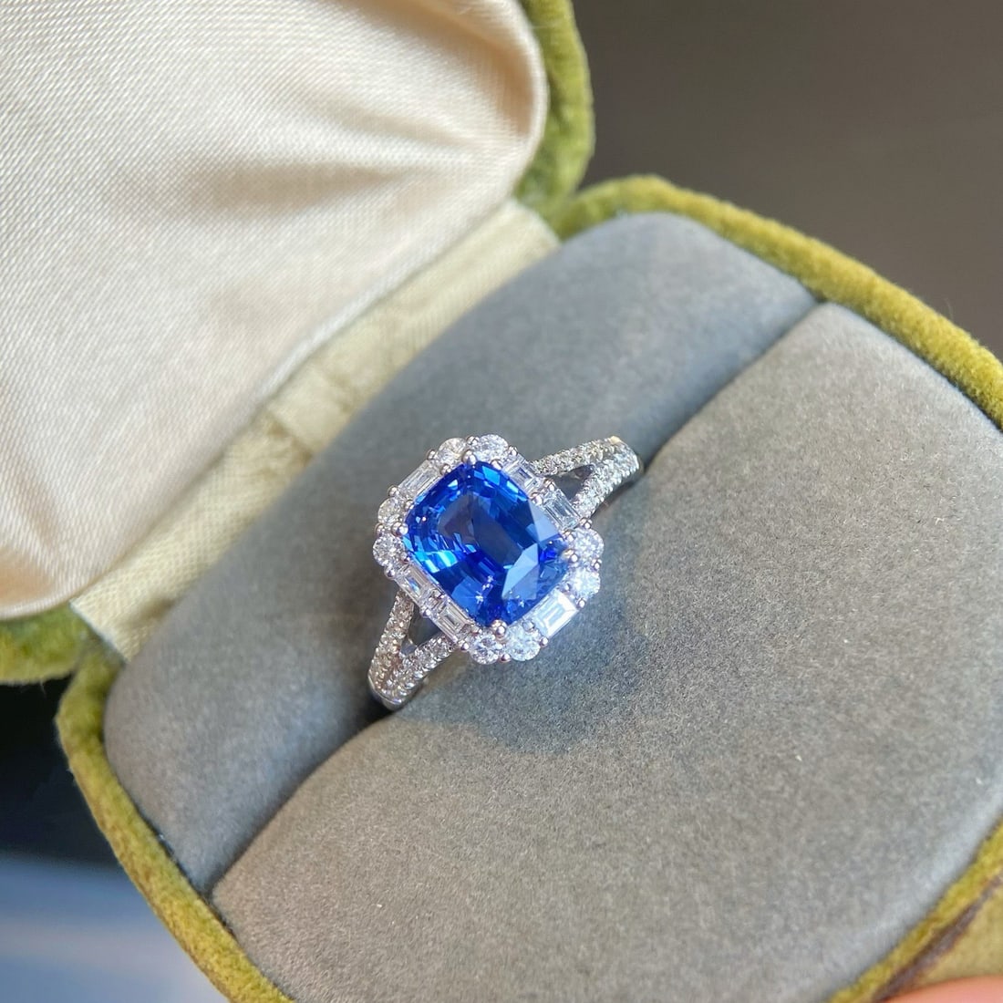 14k Gold 2.79 Ctw Natural Sapphire & Diamond Ring: Ref:231092127 // gold content:14k gold // ring size:7. 25us // // main gemstone:sapphire // shape:cushion // carat weight:2. 18ct // color:blue // treatment:natural // // adjacent gemstone 2 :