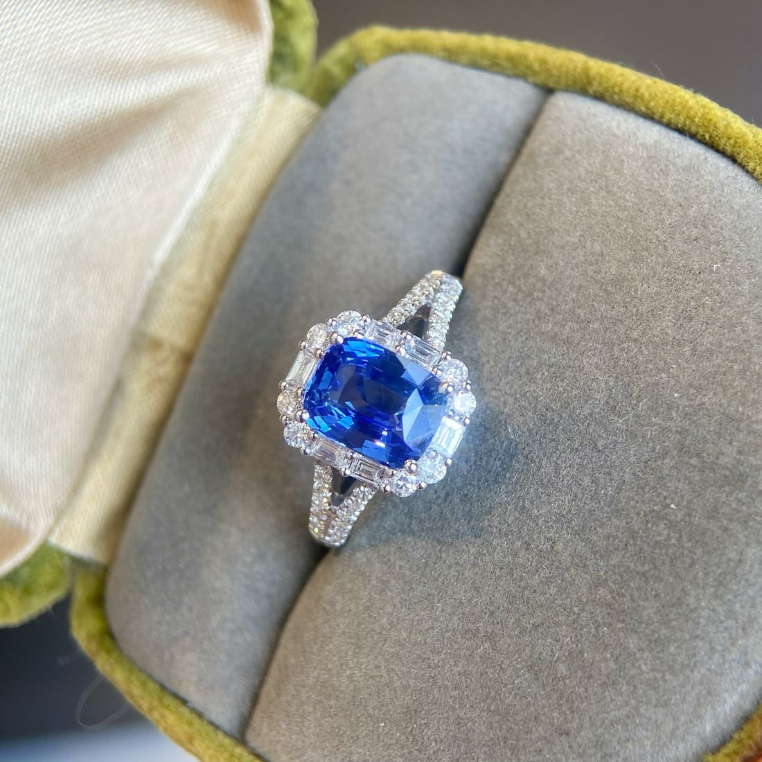 14k Gold 2.79 Ctw Natural Sapphire & Diamond Ring - 2