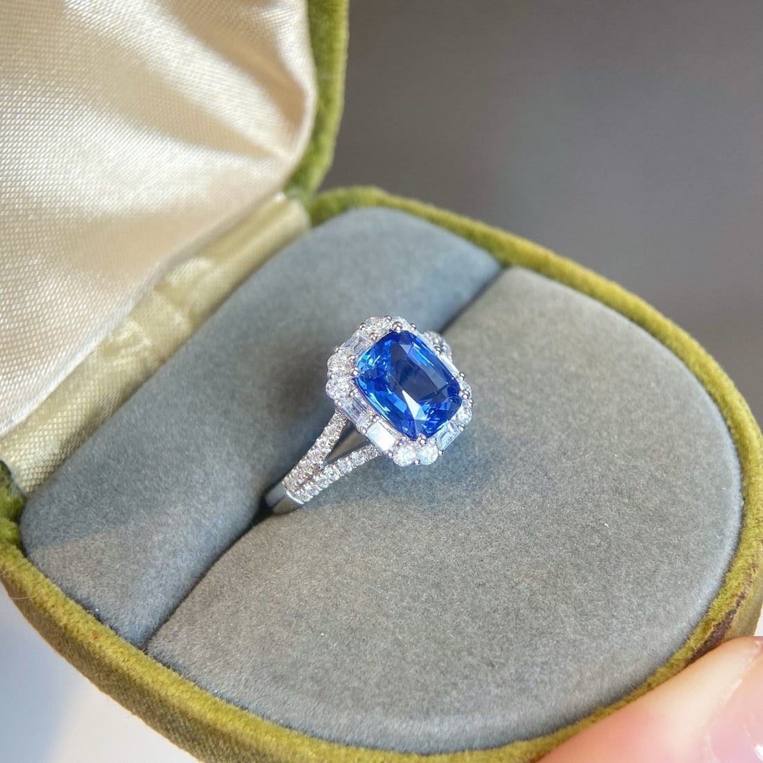 14k Gold 2.79 Ctw Natural Sapphire & Diamond Ring - 3