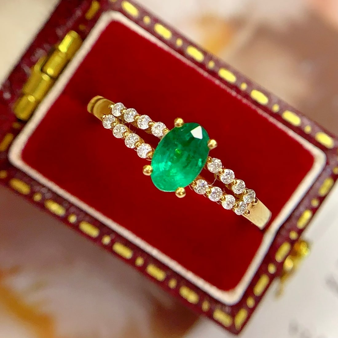 14k Gold 0.7 Ct Vivid Green Natural Emerald & Diamond Ring - 3