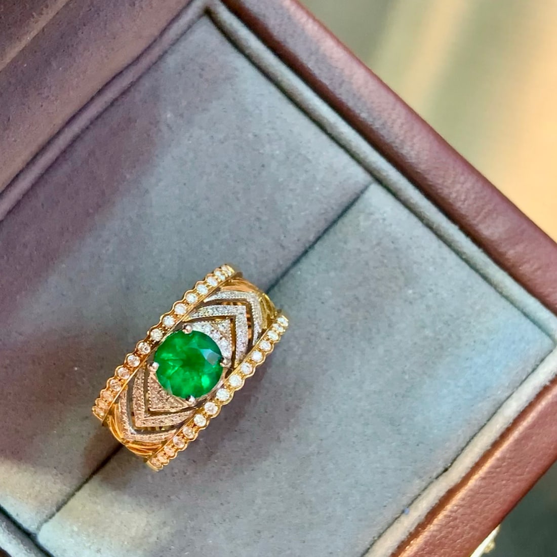 14k Gold 1.13 Ctw Vivid Green Natural Emerald & Diamond Ring - 4