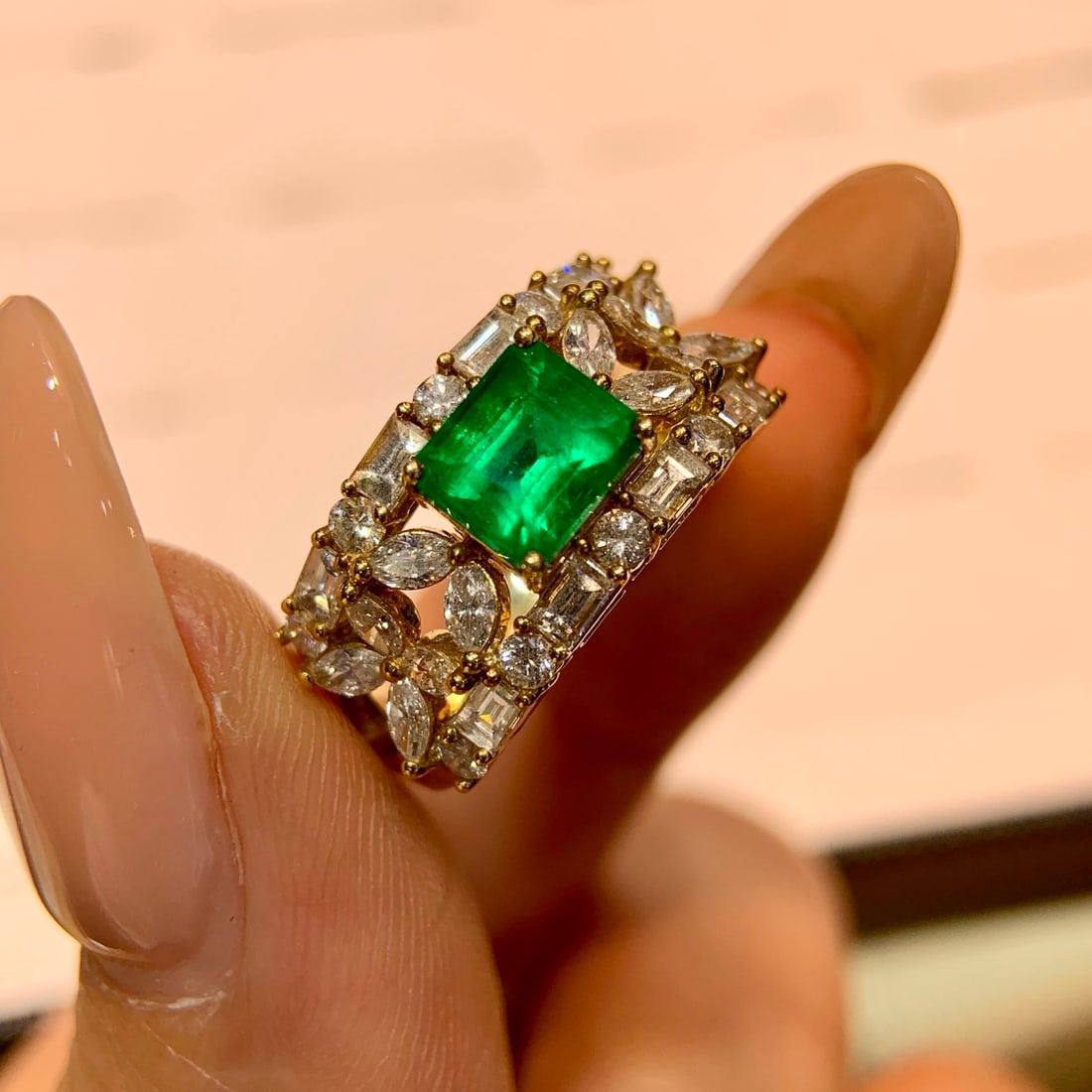 14k Gold 2.78 Ctw Vivid Green Natural Emerald & Diamond Ring - 7