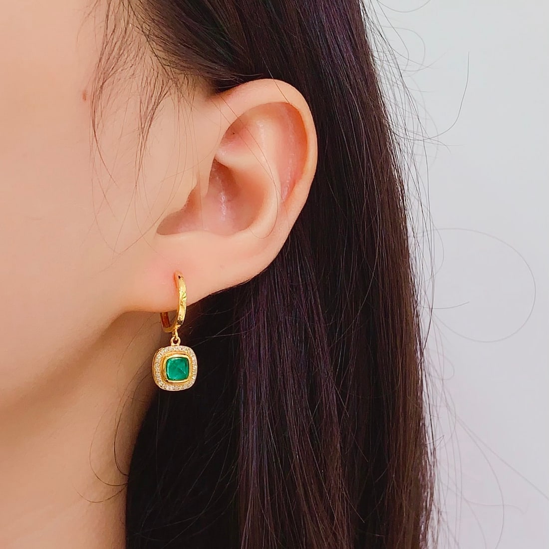 14k Gold 2 Ct Natural Emerald & Diamond Earrings - 4