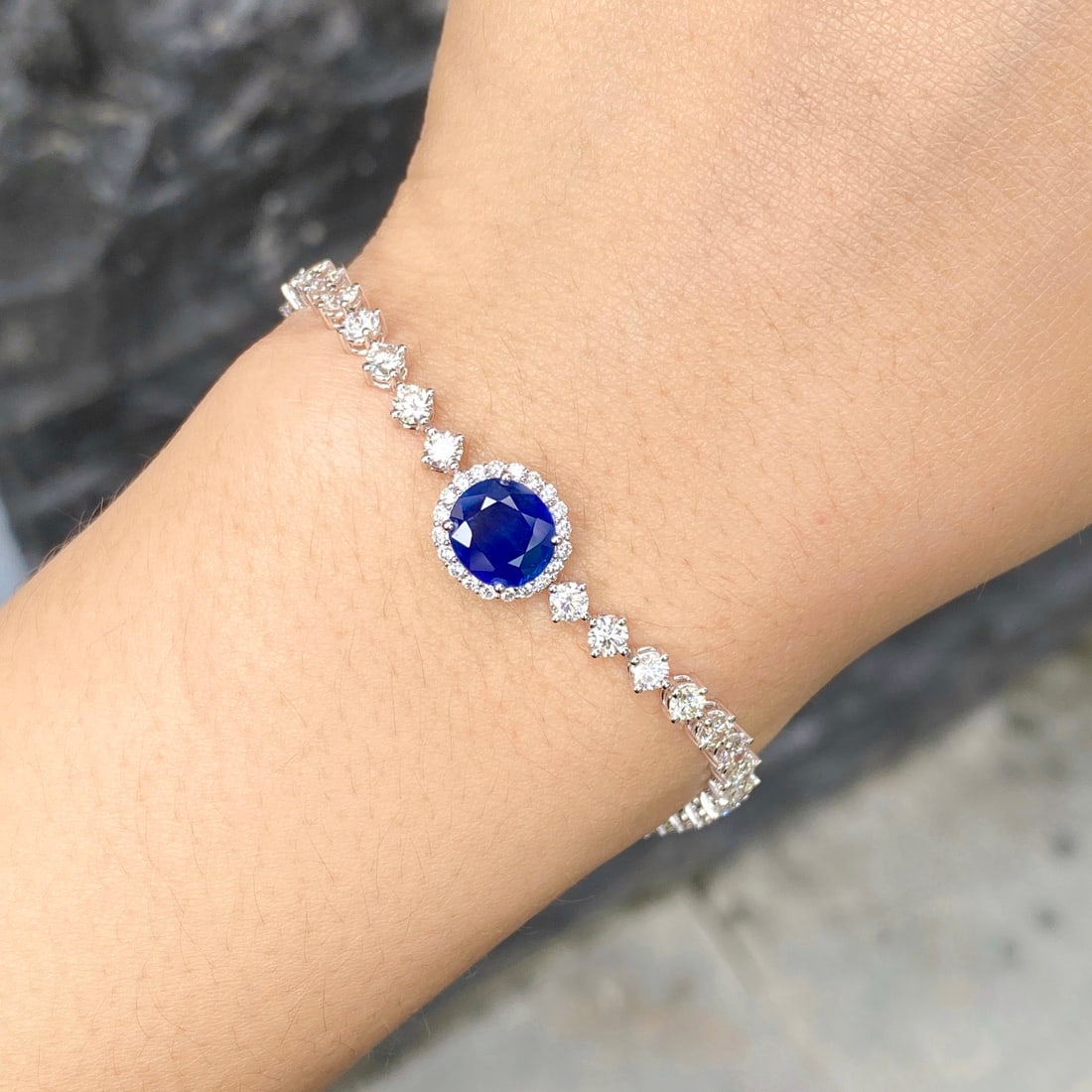 14k Gold 6.18 Ctw Natural Sapphire & Diamond Bracelet - 4