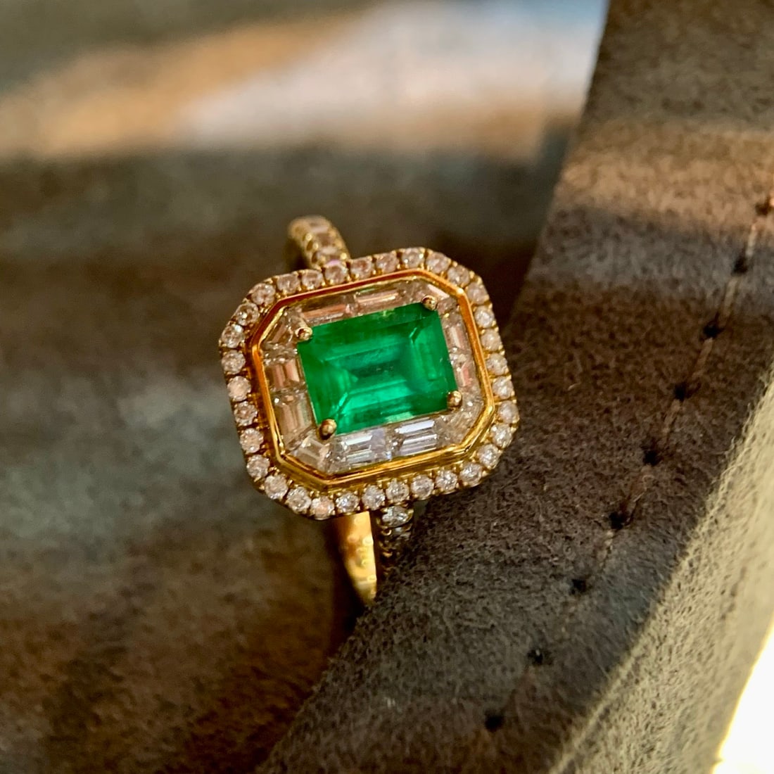 14k Gold 1.47 Ctw Natural Emerald & Diamond Ring - 5
