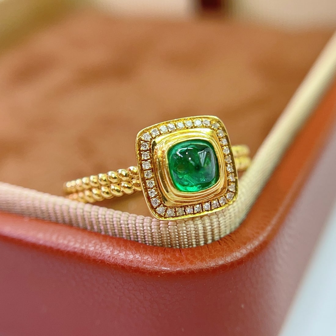 14k Gold 0.60 Ct Vivid Green Natural Emerald & Diamond Ring - 3