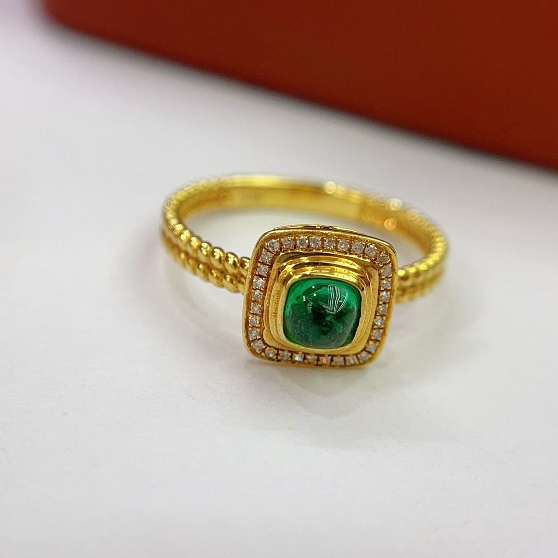 14k Gold 0.60 Ct Vivid Green Natural Emerald & Diamond Ring - 5