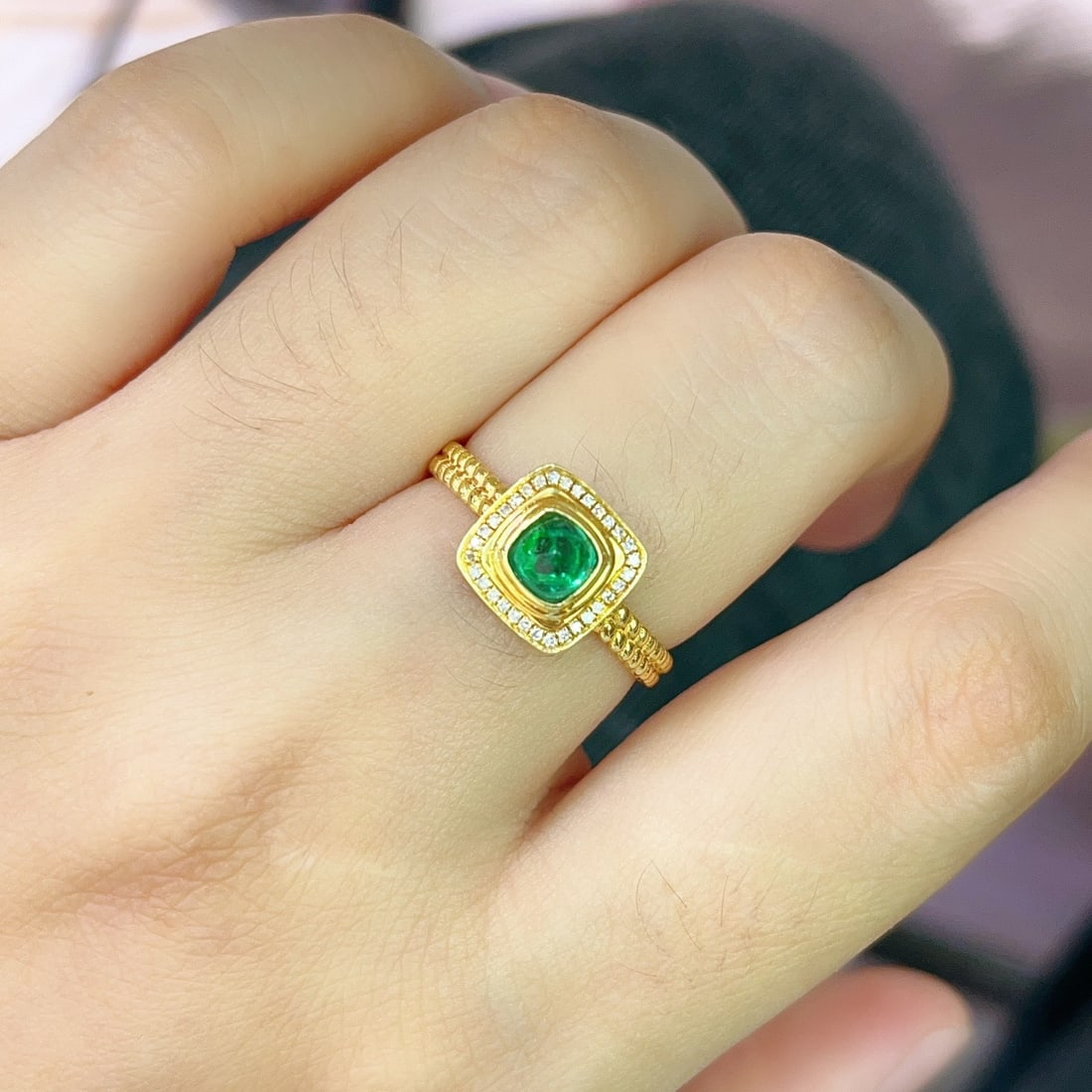 14k Gold 0.60 Ct Vivid Green Natural Emerald & Diamond Ring - 6