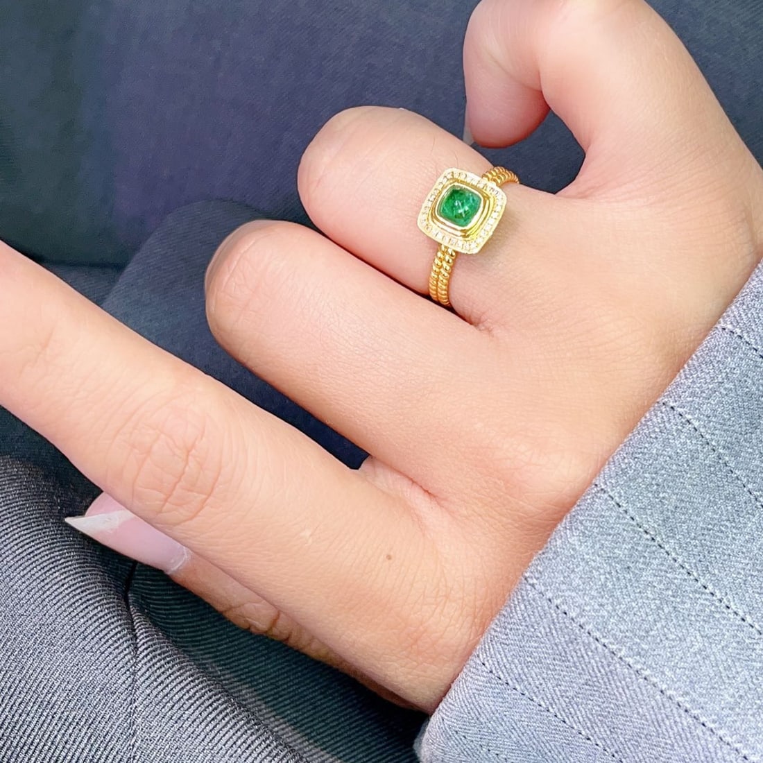 14k Gold 0.60 Ct Natural Emerald & Diamond Ring - 4