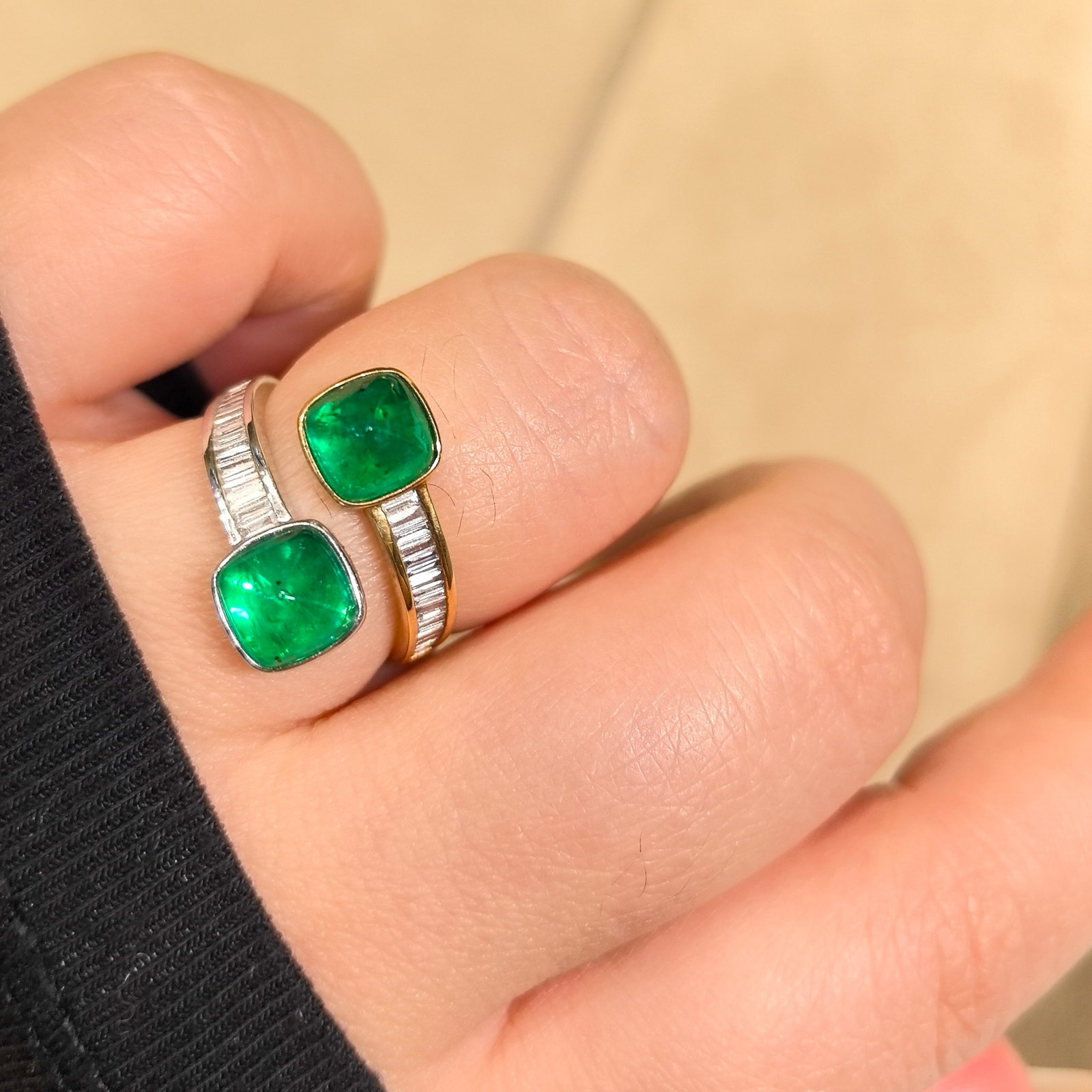 14k Gold 3.68 Ctw Vivid Green Natural Emerald & Diamond Ring: Ref:231092186 // gold content:14k gold // ring size:7. 25us // // main gemstone:emerald // shape:sugar-loaf // carat weight:3. 25ct // color:vivid green // treatment:natural // // adjacent gemstone 2 