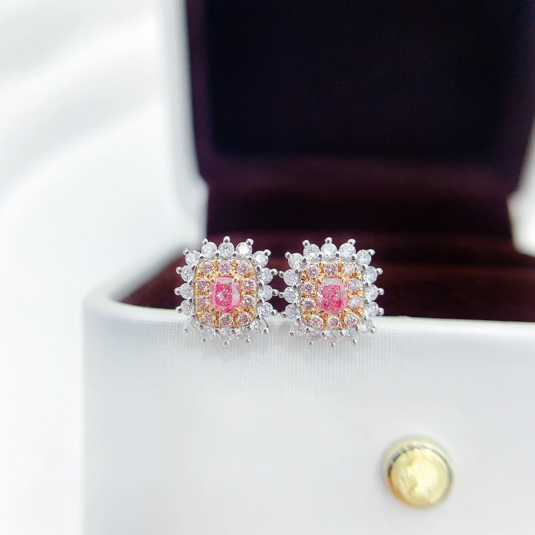 14k Gold 0.66 Ctw Natural Pink Diamond & Diamond Earrings: Ref:231092191 // gold content:14k gold // main gemstone:pink diamond // shape:cushion // carat weight:0. 20ct // color:pink // treatment:natural // // adjacent gemstone 2 : diamond // shape:round // c