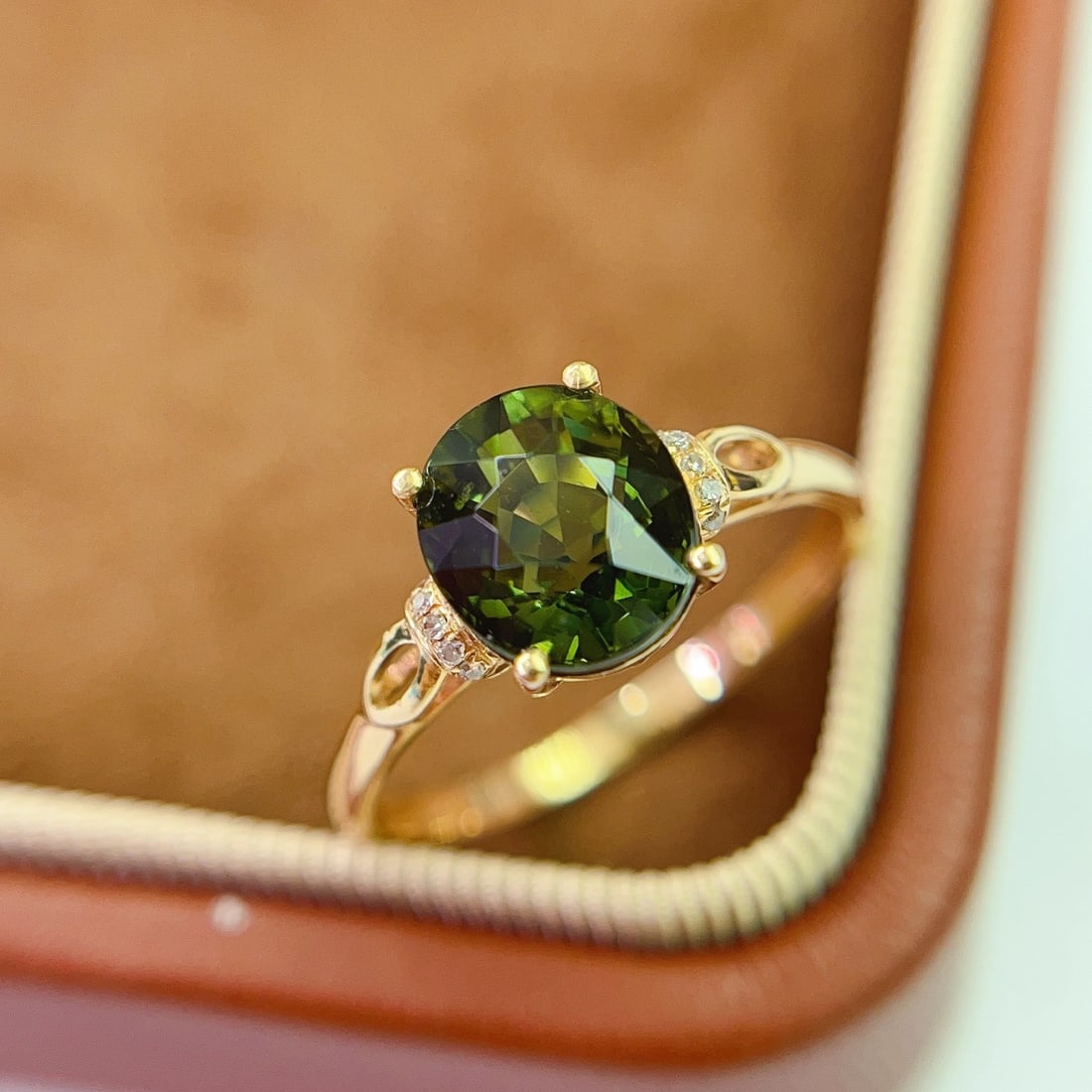 14k Gold 2.05 Ct Natural Tourmaline & Diamond Ring: Ref:231092196 // gold content:14k gold // ring size:7. 25us // // main gemstone:tourmaline // shape:oval // carat weight:2. 05ct // color:green // treatment:natural // // adjacent gemstone 2 :