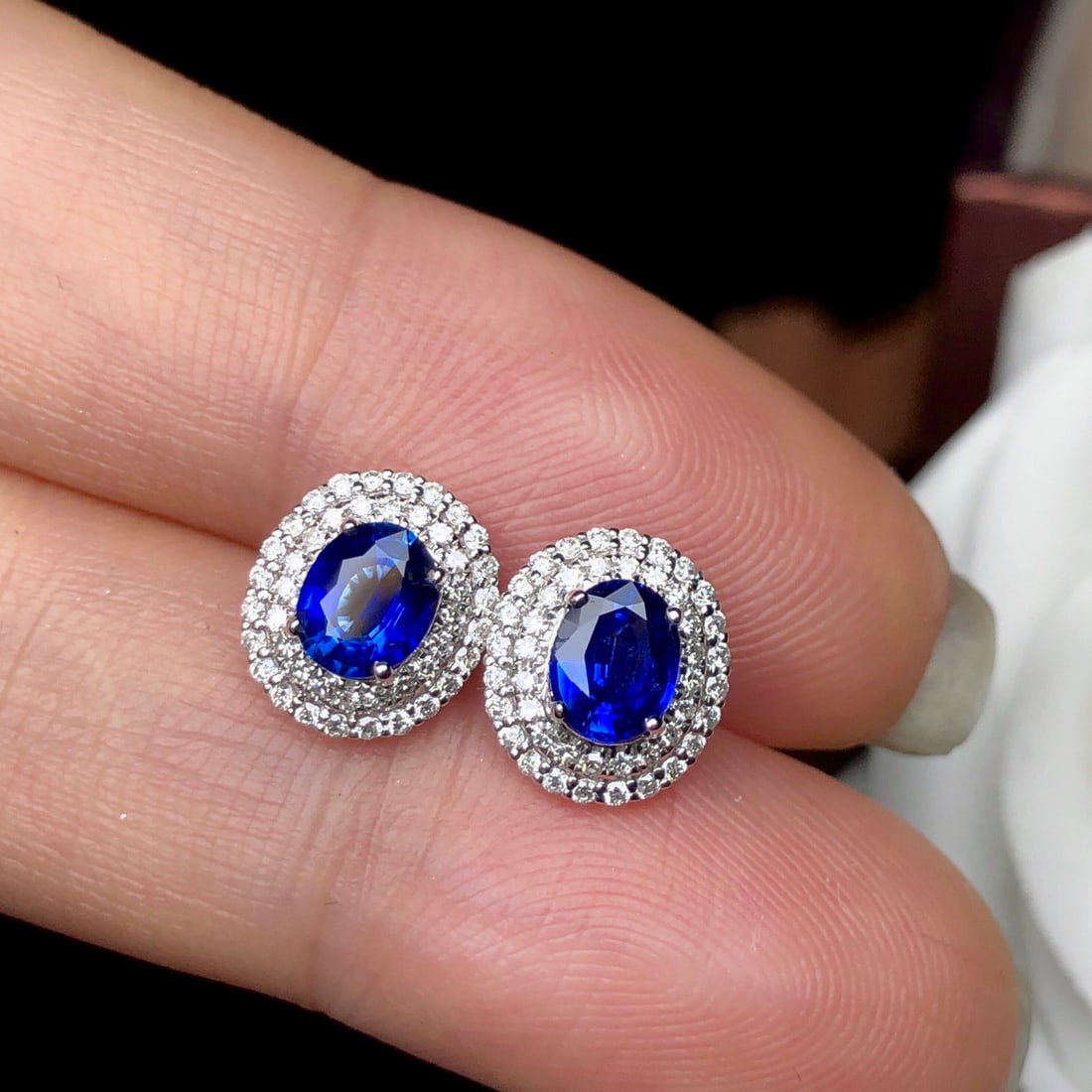 14k Gold 1.56 Ctw Natural Sapphire & Diamond Earrings: Ref:231092199 // gold content:14k gold // main gemstone:sapphire // shape:oval // carat weight:1. 11ct // color:royal blue // treatment:natural // // adjacent gemstone 2 : diamond // shape:round //