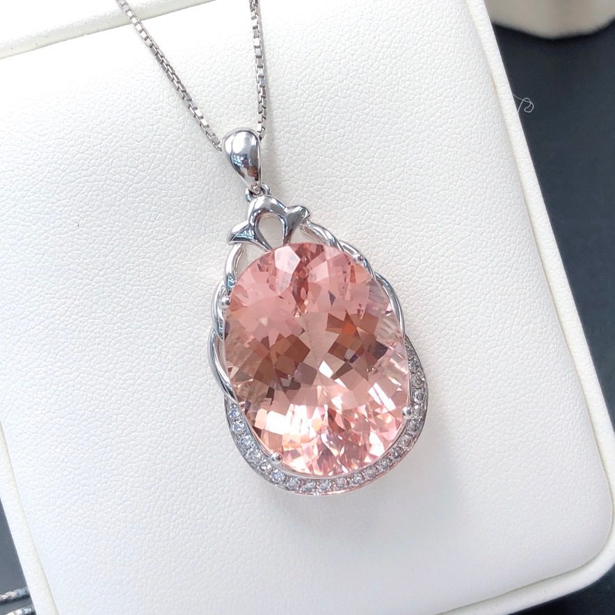 14k Gold 33.63 Ctw Natural Morganite & Diamond Pendant( Without Chain ): Ref:231092202 // gold content:14k gold // main gemstone:morganite // shape:oval // carat weight:33. 33ct // color:pink // treatment:natural // // adjacent gemstone 2 : diamond // shape:round // carat 