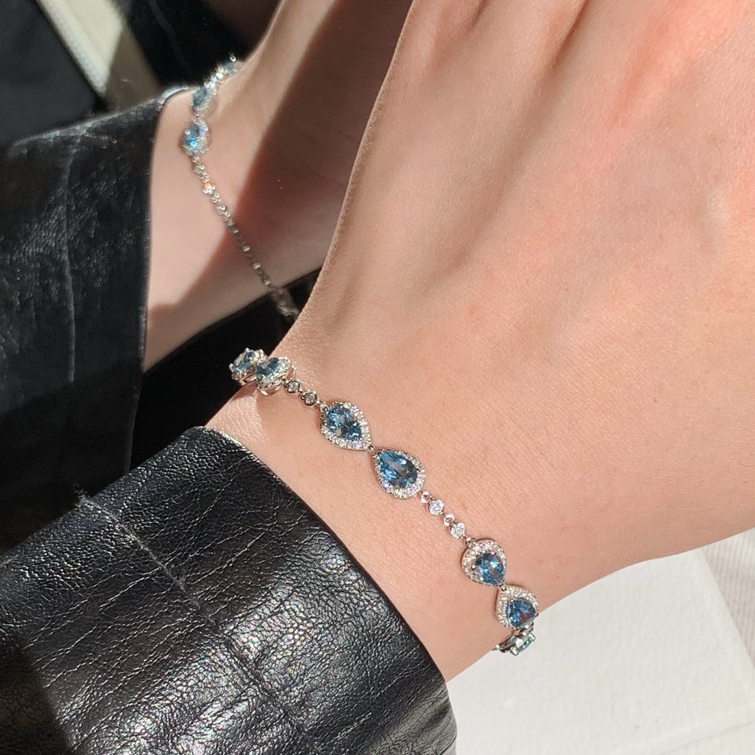 14k Gold 4.08 Ctw Natural Aquamarine & Diamond Bracelet - 5
