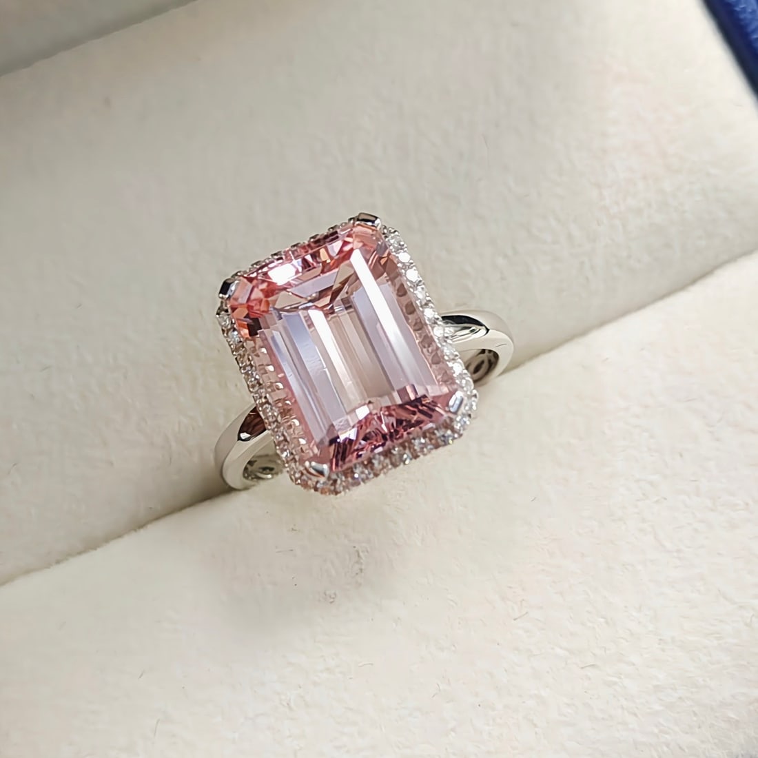 14k Gold 4.48 Ctw Natural Morganite & Diamond Ring: Ref:231092217 // gold content:14k gold // ring size:7. 25us // // main gemstone:morganite // shape:octagonal // carat weight:4. 3ct // color:pink // treatment:natural // // adjacent gemstone 2 :