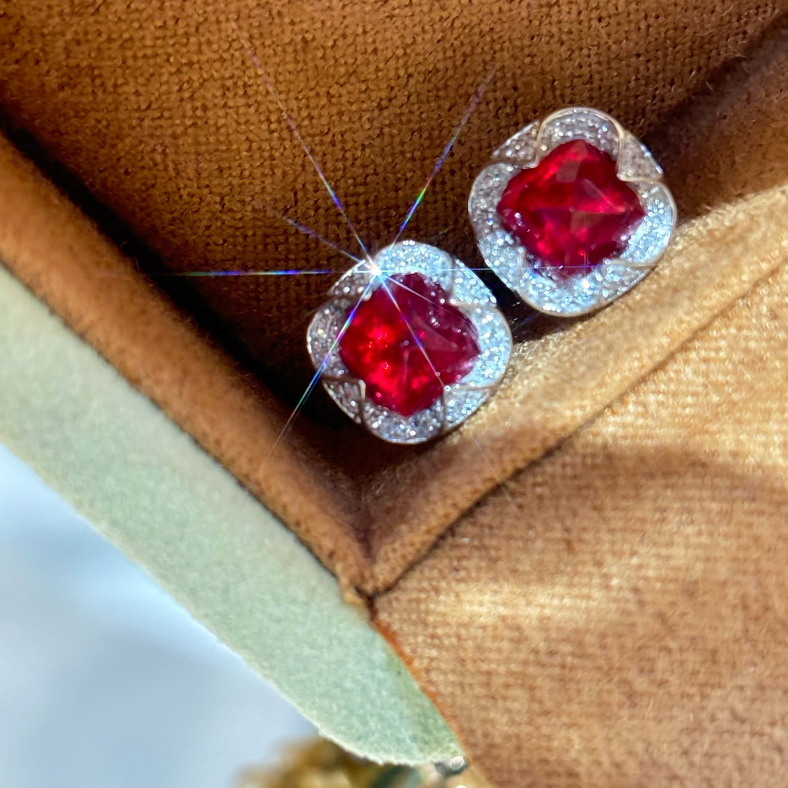 14k Gold 2.1 Ct Natural Spinel & Diamond Earrings - 3