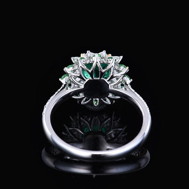 14k Gold 1.42 Ctw Vivid Green Natural Emerald & Diamond Ring - 4