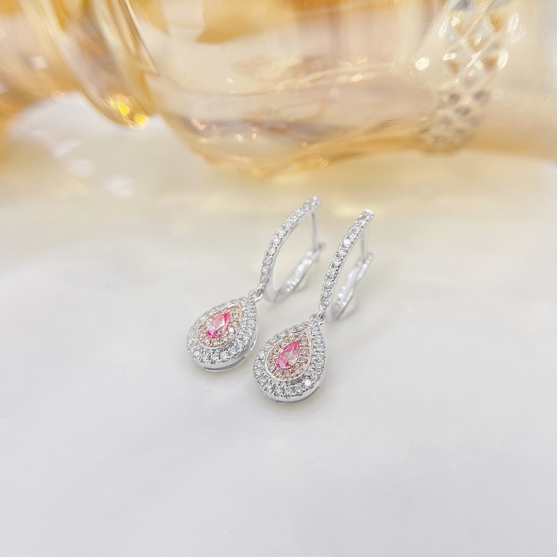 14k Gold 0.62 Ctw Natural H Diamond Earrings: Ref:231092242 // gold content:14k gold // main gemstone:diamond // shape:pear // carat weight:0. 20ct // clarity grade:vs-si // color:h // treatment:natural // // adjacent gemstone 2 : diamond //