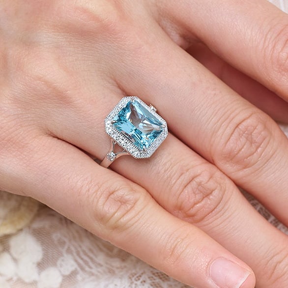 14k Gold 3.92 Ct Natural Aquamarine & Diamond Ring - 7
